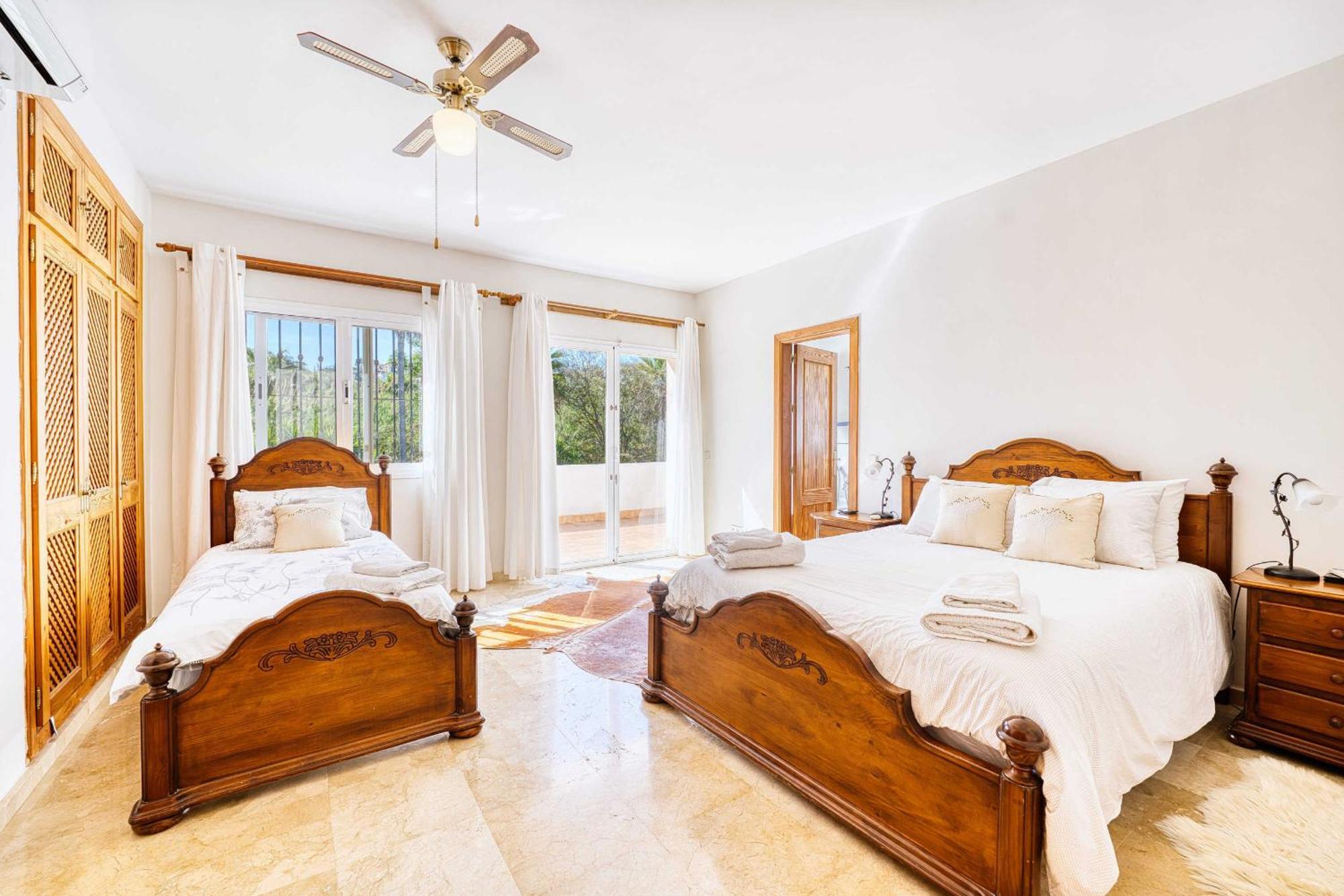 1106 Marbella Large Family Villa Estepona Bagian luar foto