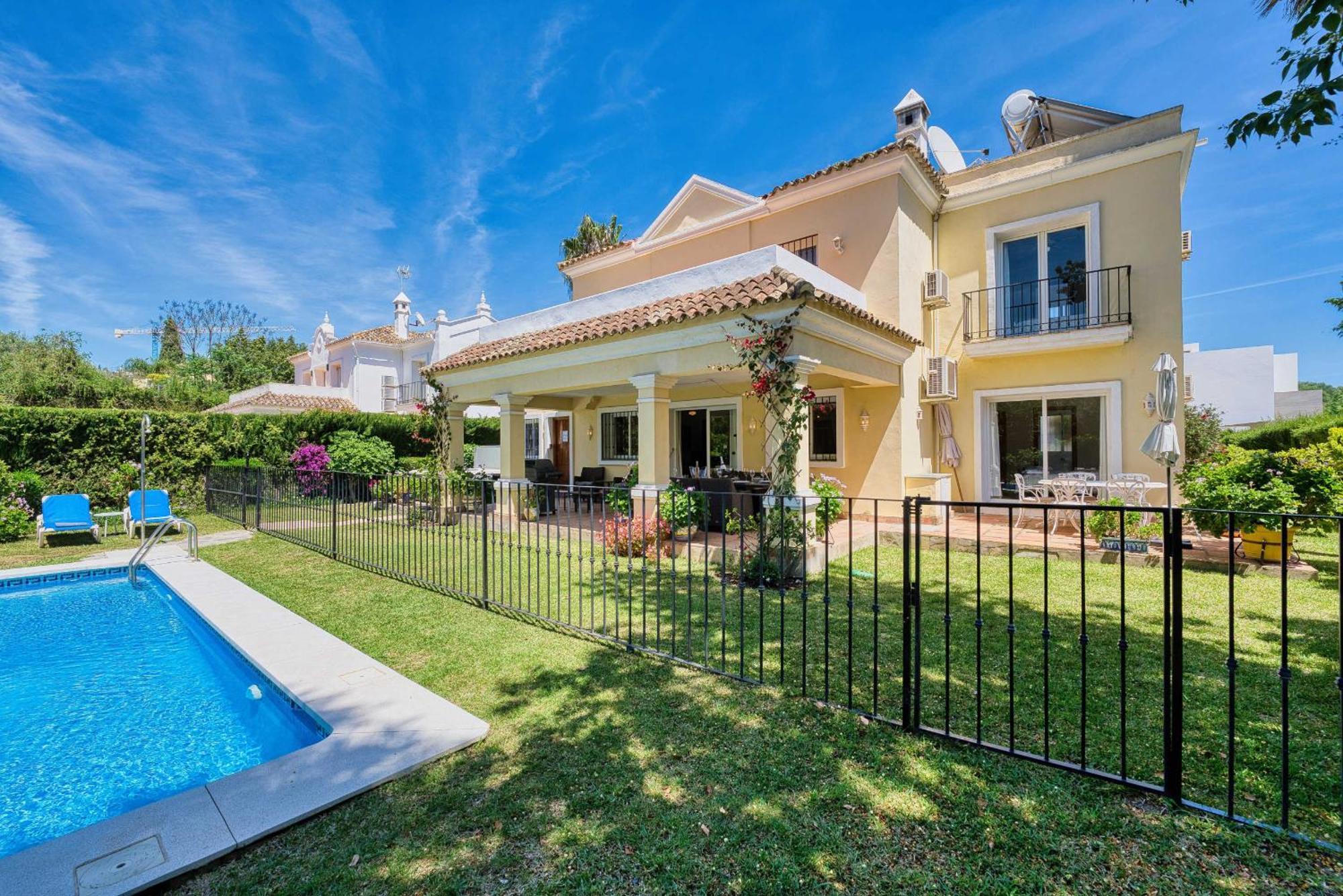 1106 Marbella Large Family Villa Estepona Bagian luar foto
