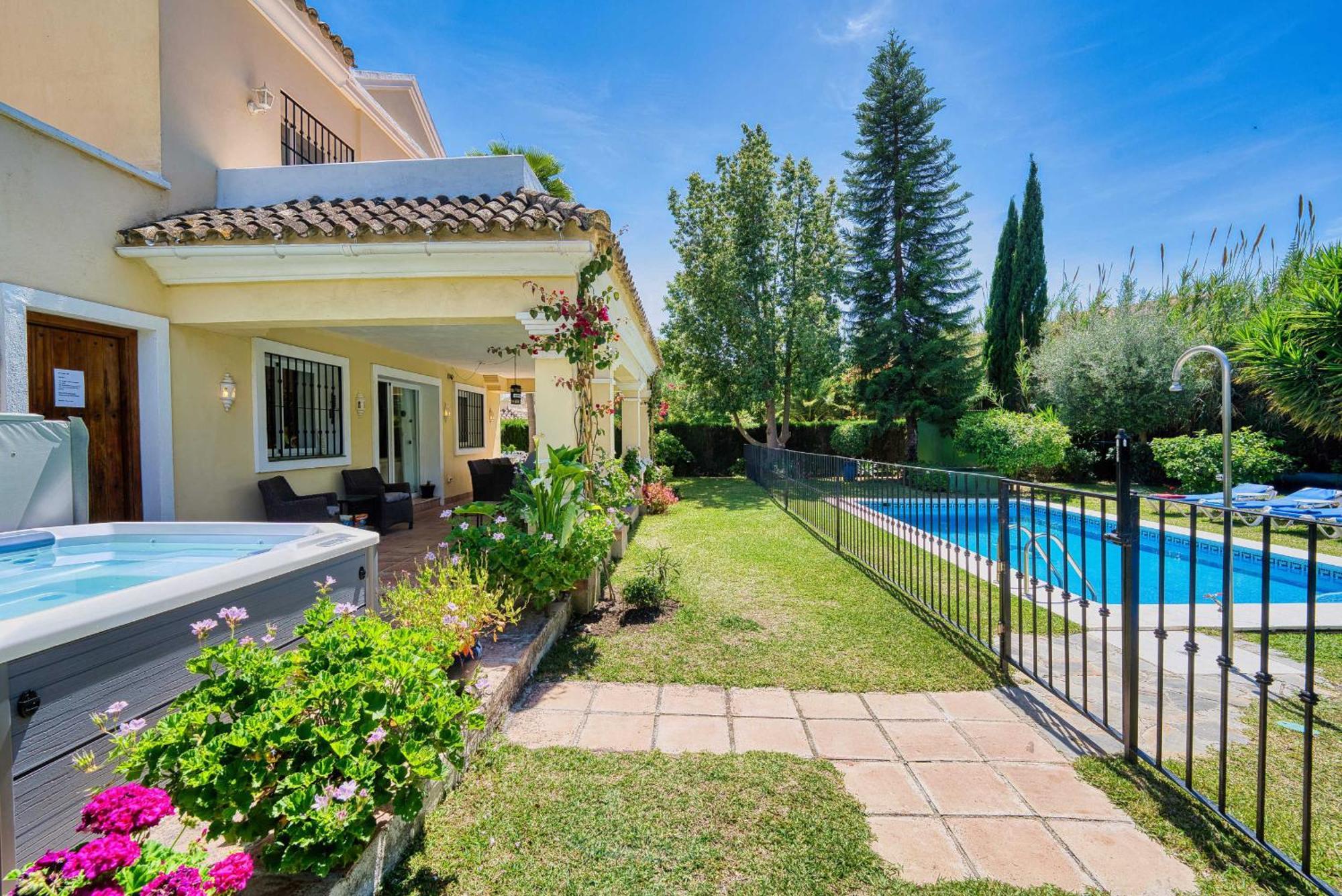 1106 Marbella Large Family Villa Estepona Bagian luar foto