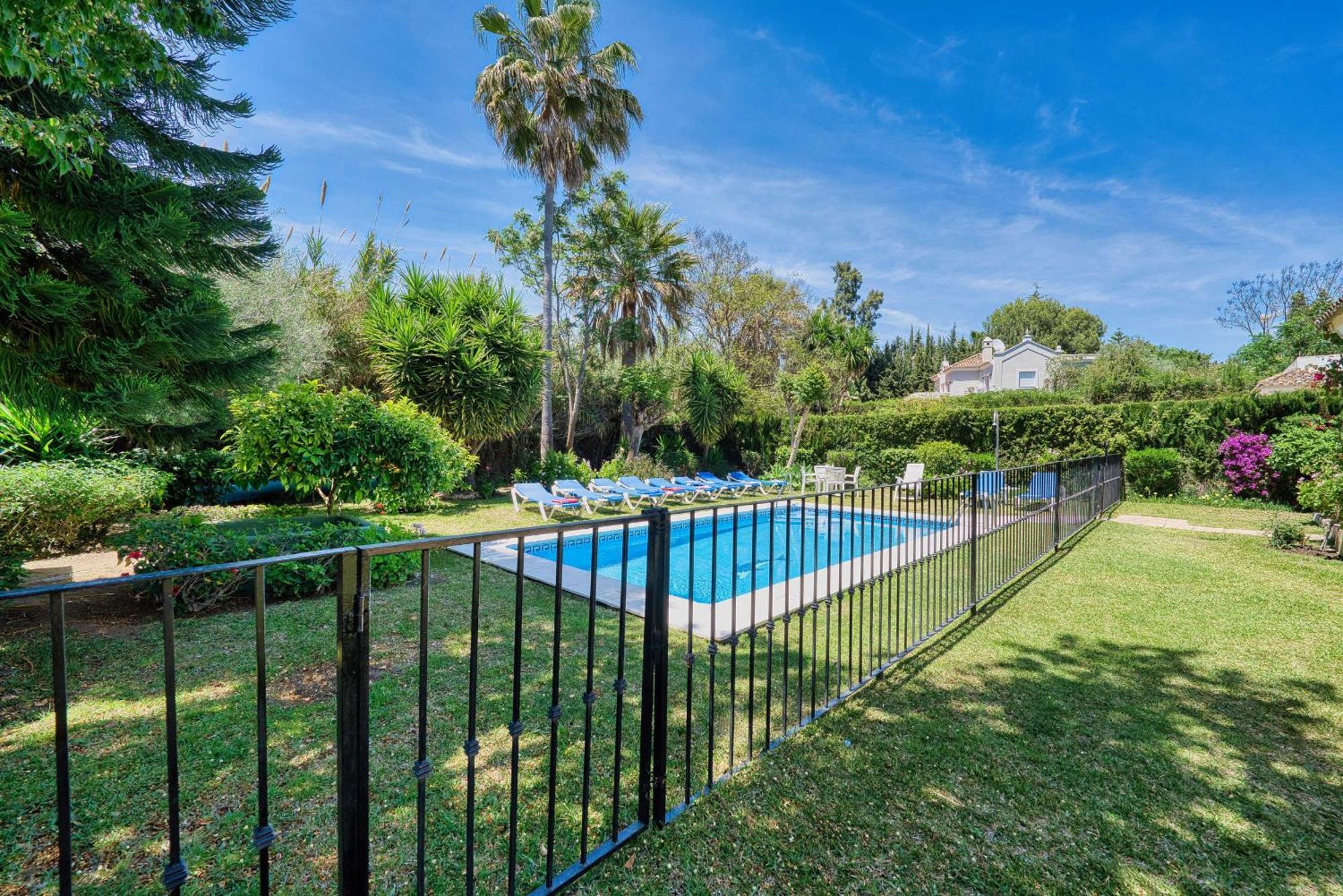 1106 Marbella Large Family Villa Estepona Bagian luar foto